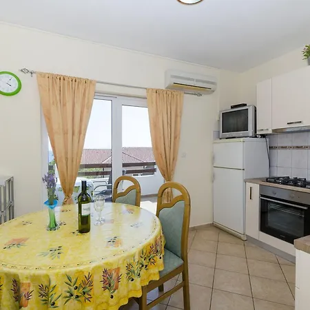 Caric Apartment *