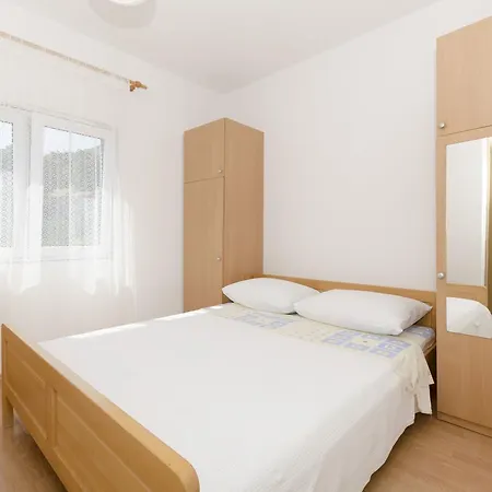 Apartment Caric *