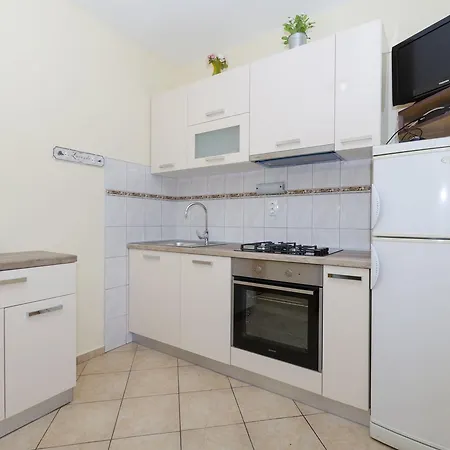 Caric Apartment *