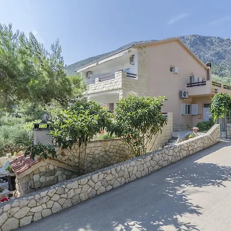 Apartment Caric *